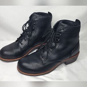 Worx by Red Wing women’s size 10 steel toed black work/safety boots.